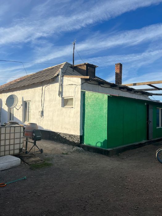 Продам пол дома на 64 квартале