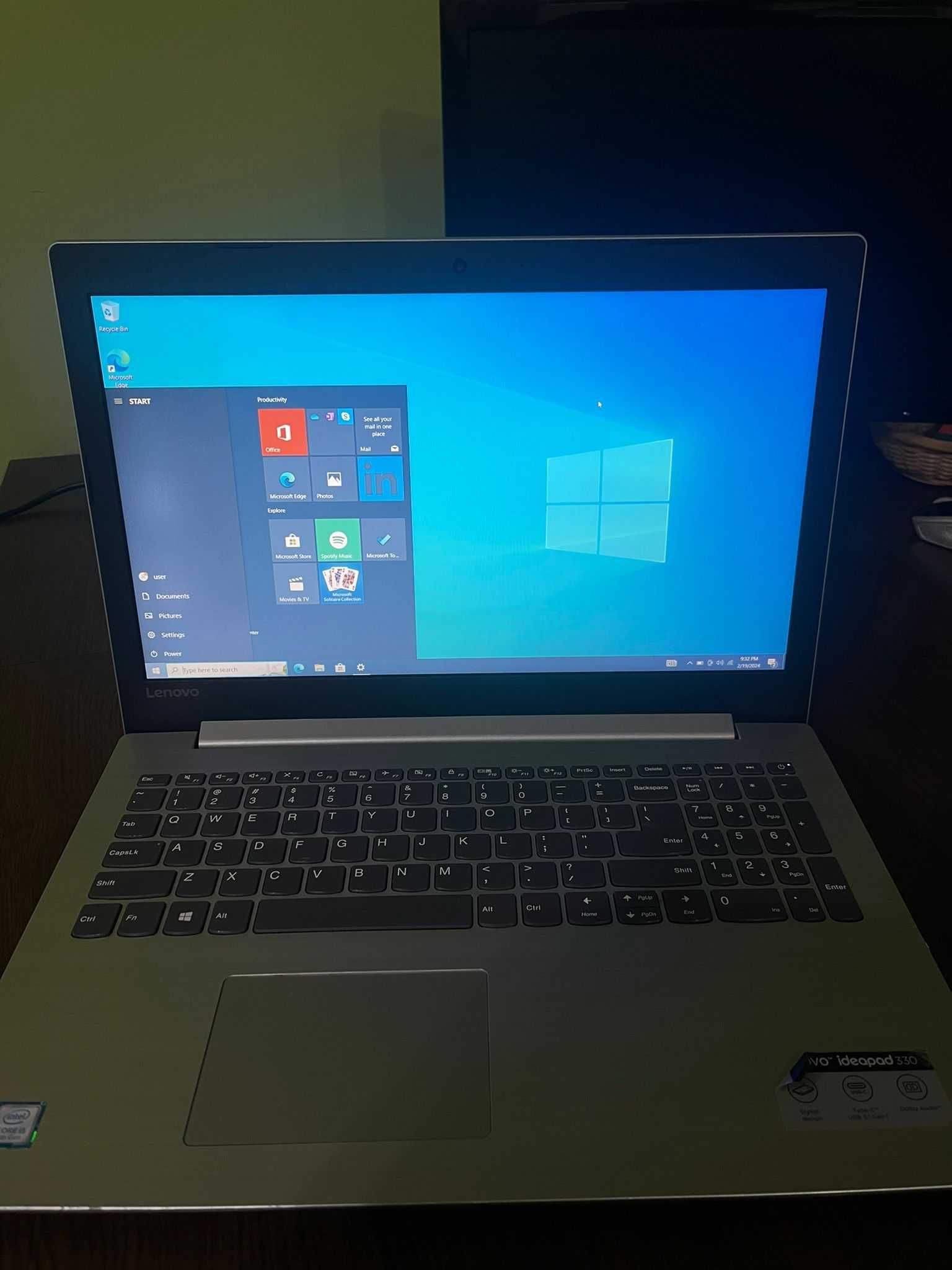 Lenovo Ideapad 330-15IKB, i5-8250U, 12GB Ram, SSD, Windows 10 Pro