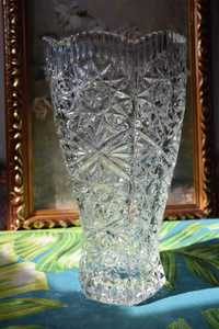 Голяма кристална ваза