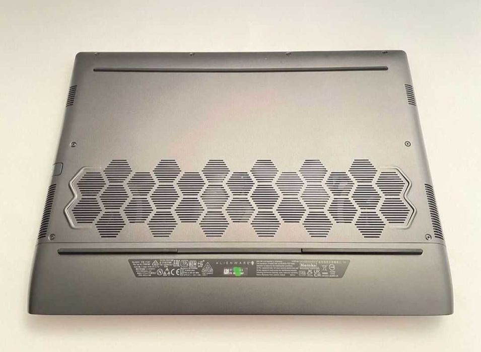 Laptop gaming Alienware M15 | Ryzen R9 5900HX | RTX 3070 8GB | 240hz