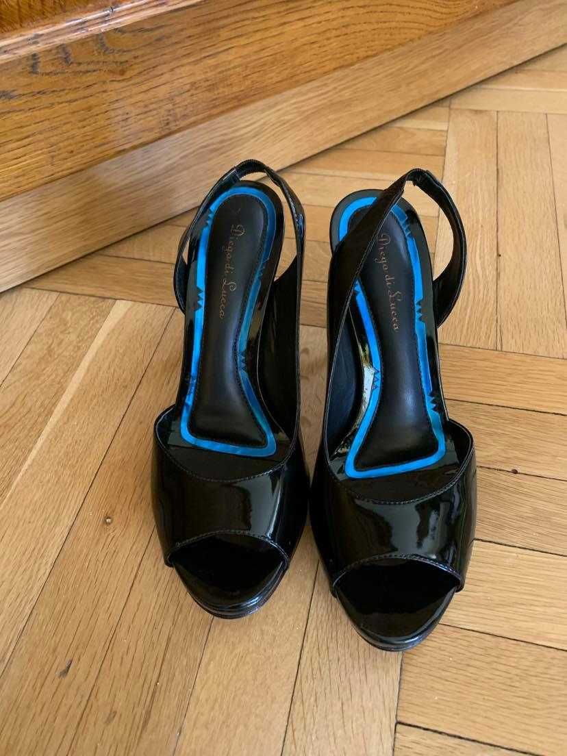 Женски обувки с висок ток