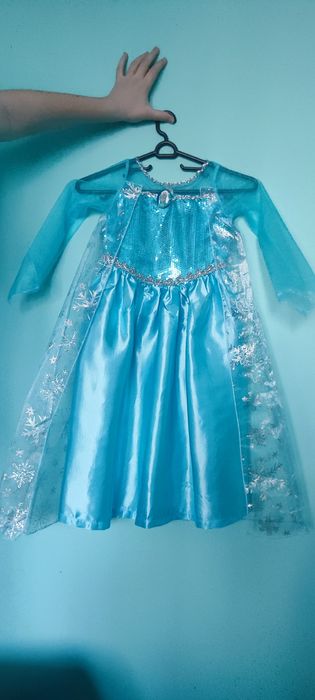 Рокля на Елза от Фроузън с два подаръка светещ ластик и корона