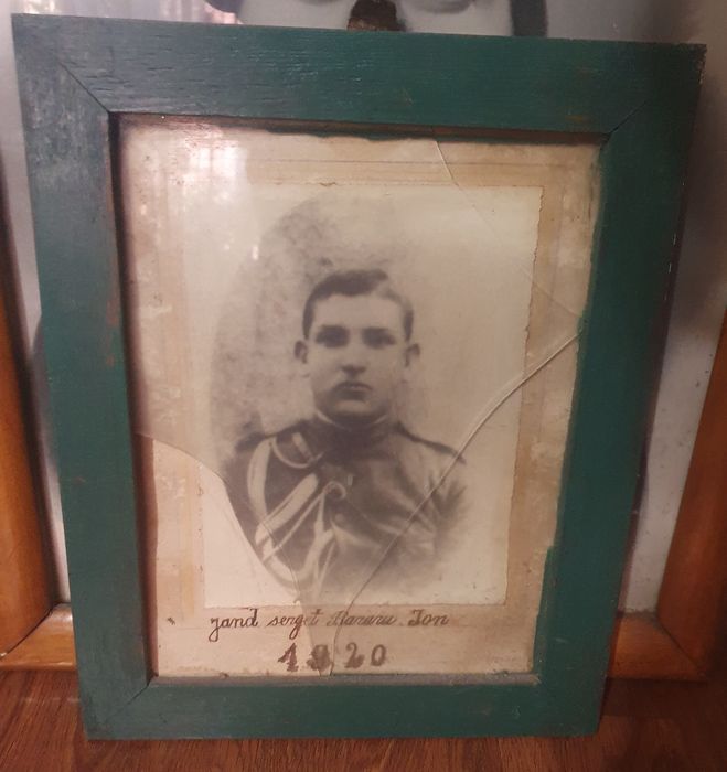 Tablouri pictate in ulei pe pânză...și foto vechi.