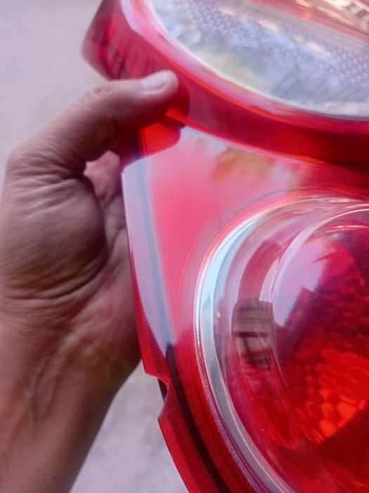 Продам спарк фару левая водителская родная ест маленкий скол