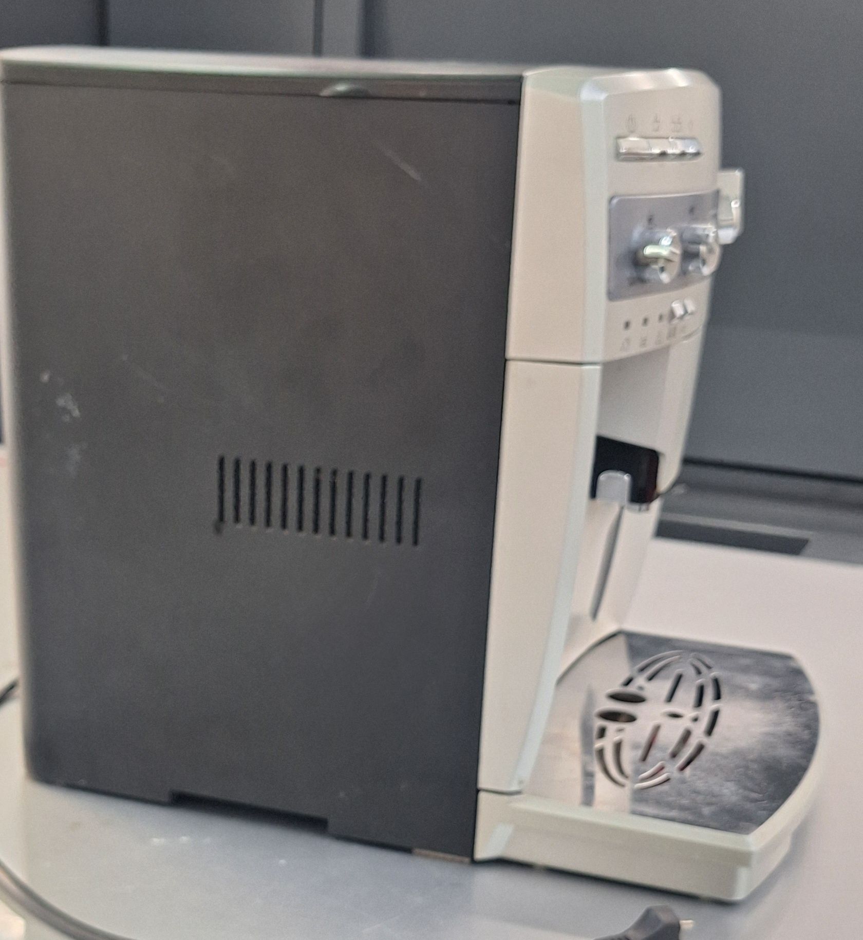 Кафеавтомат DeLonghi MAGNIFICA