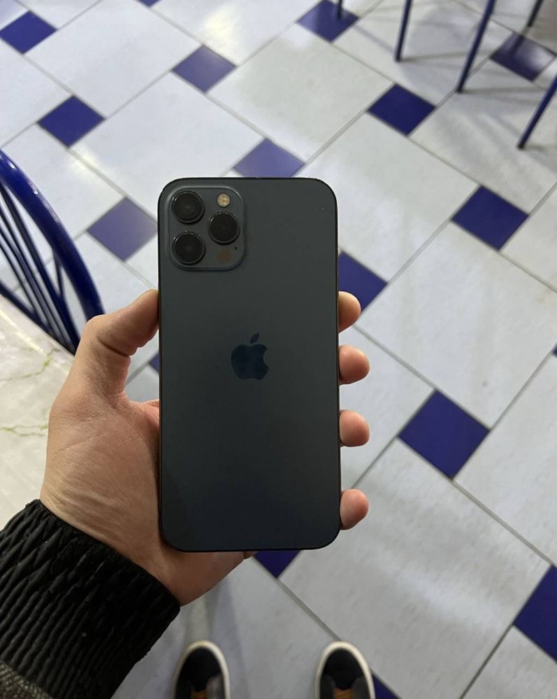 Iphone 12pro max  ideal