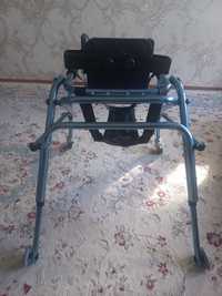Инвалидний ходунок продам