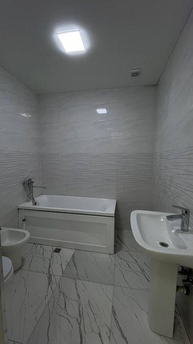 Янги курилган ховли. Юнусобод Хасанбой