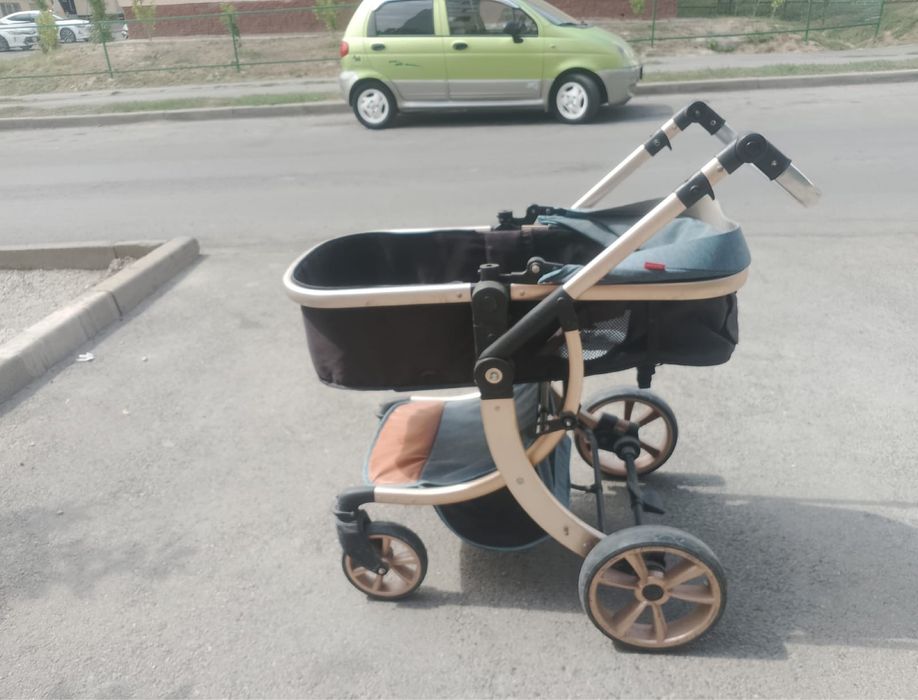 Продам коляску прогулочную