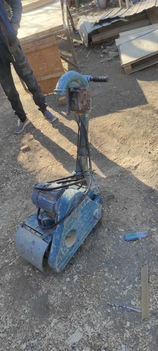 Паркетно шлифовальная машина