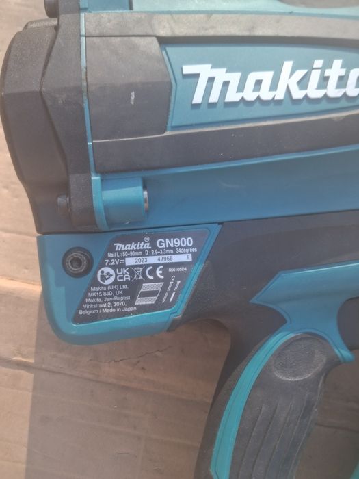 Pistol cuie makita  GN 900 ( ca nou )