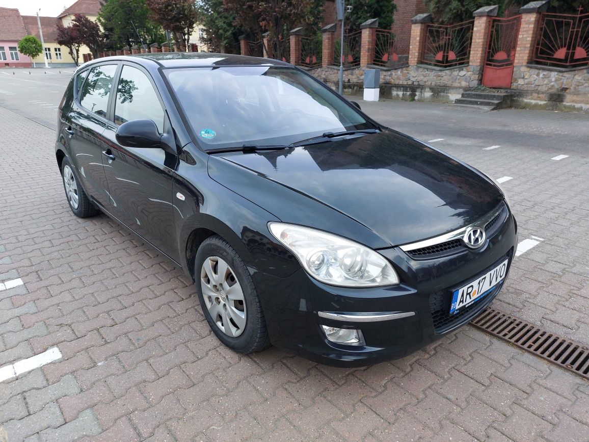 Hyundai i30 crdi ( diesel )