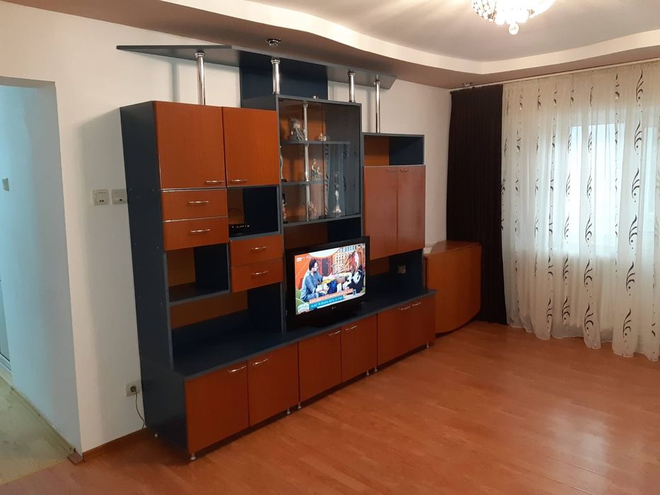 Vând apartament 3camere complet mobilat