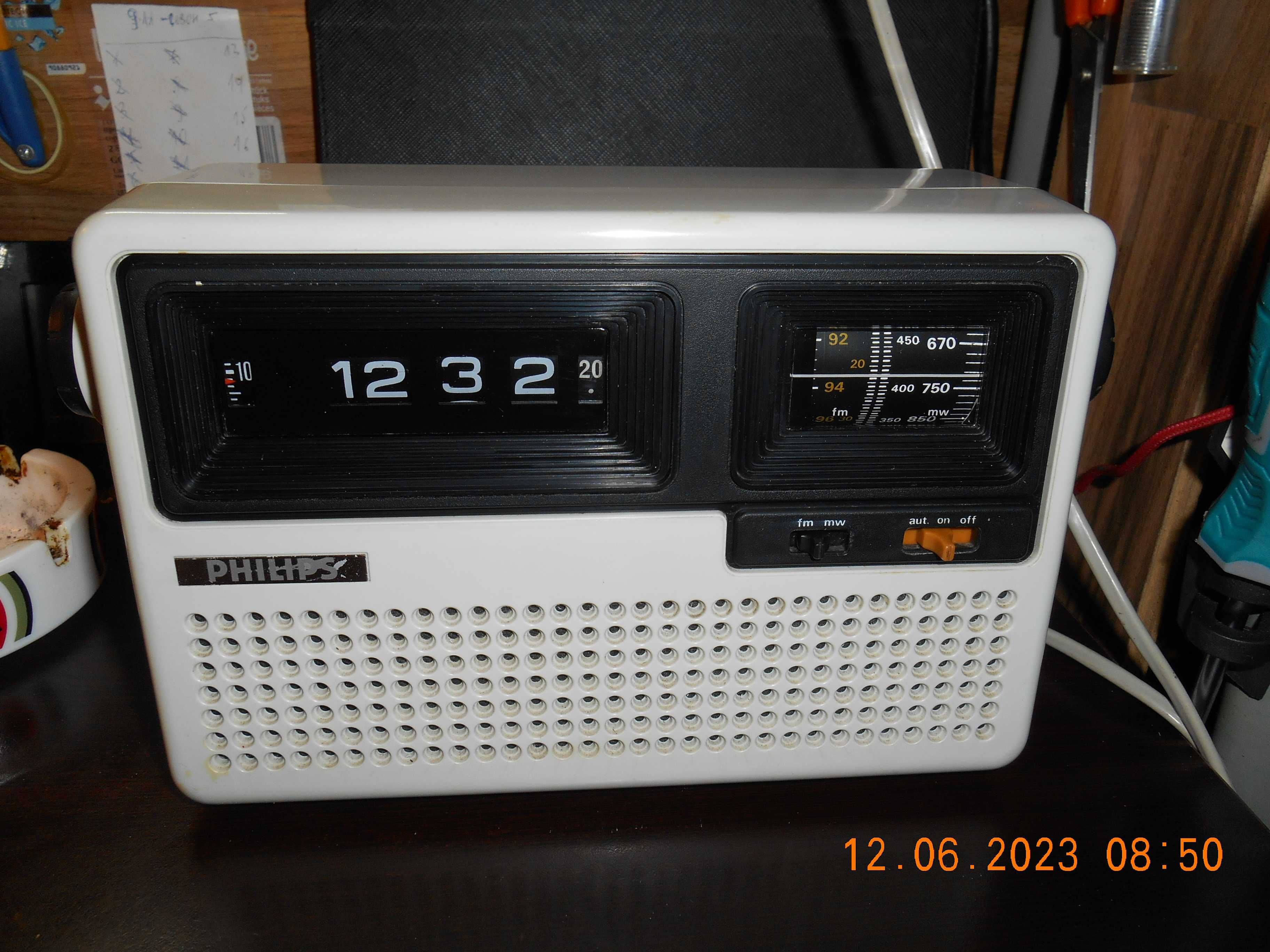 Philips 7250 Radio Flip Alarm Clock vintage 76'