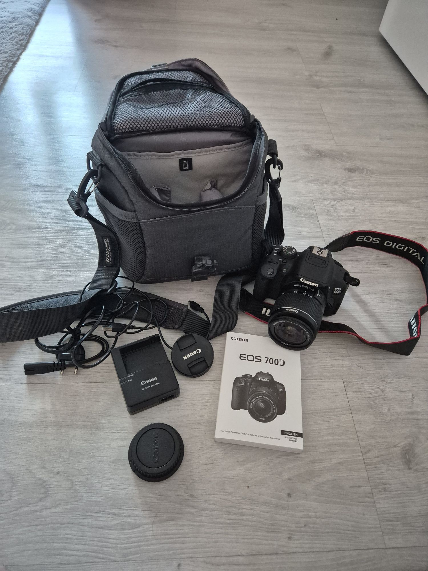 Aparat foto Canon 700d DSLR