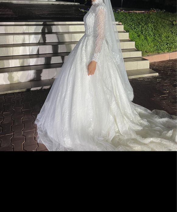 Той көйлек сатылады