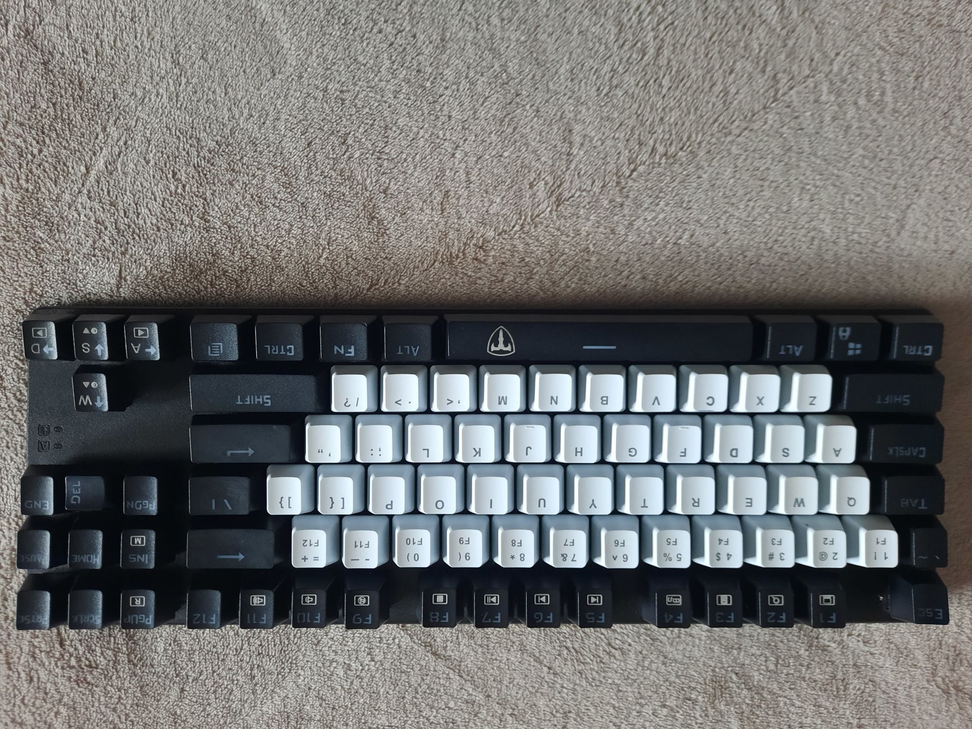 Tastatura T Dagger Bora (personalizat)