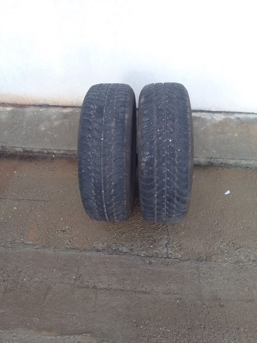 Două cauciucuri iarnă Debica Frigo 195/65 R15