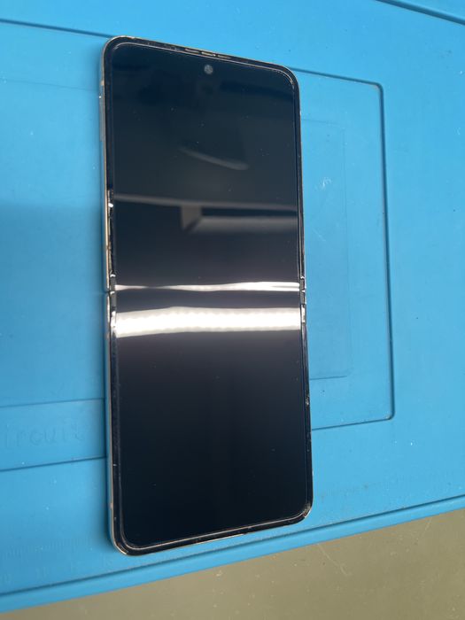 Samsung Galaxy Z flip3 Z flip 4