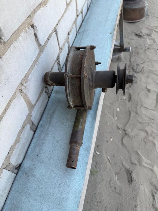 Водяной насос  со шкивом