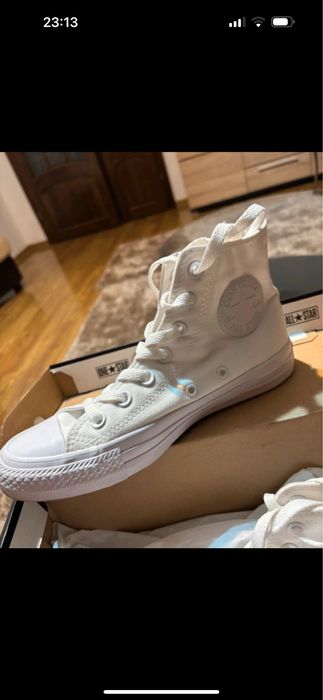 Converse albe înalte