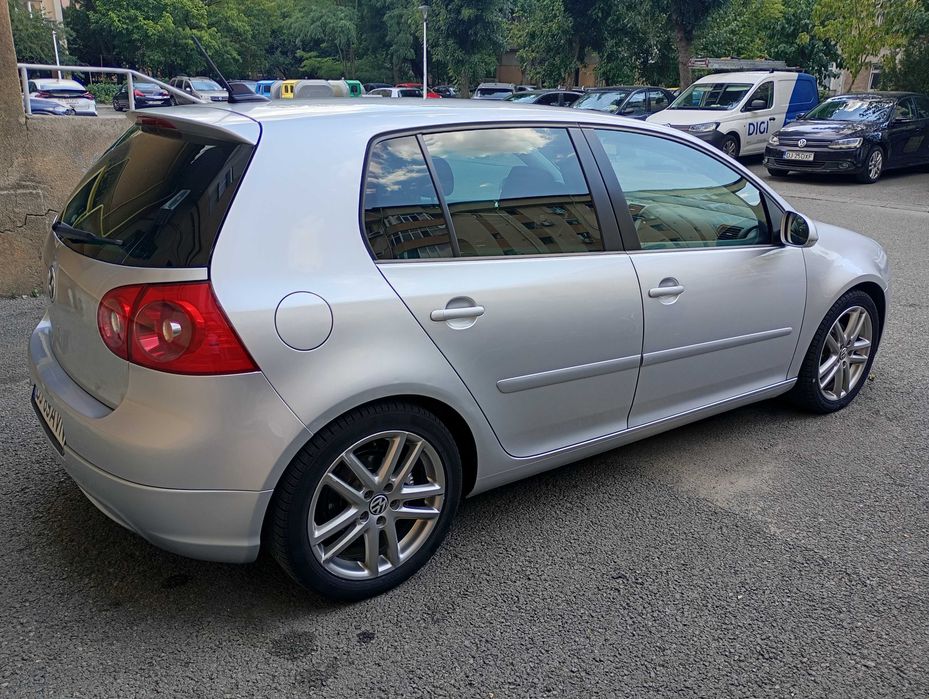 Vând golf 5 GT 1.9