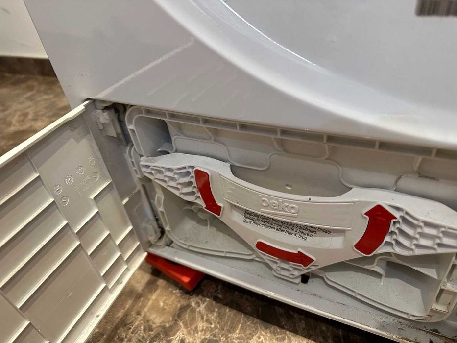 Сушилня Беко, термопомпа, кондензационна. Добро състояние