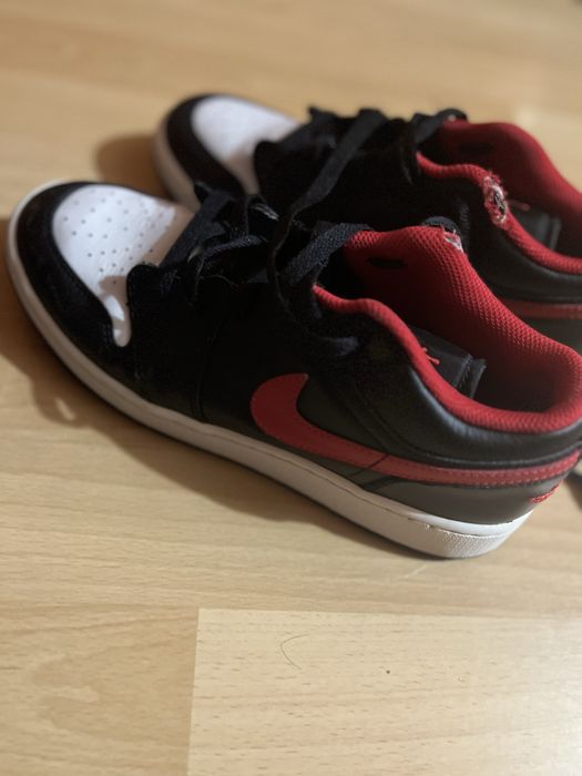 Оригинални Nike Air Jordan 1 Low — 40номер