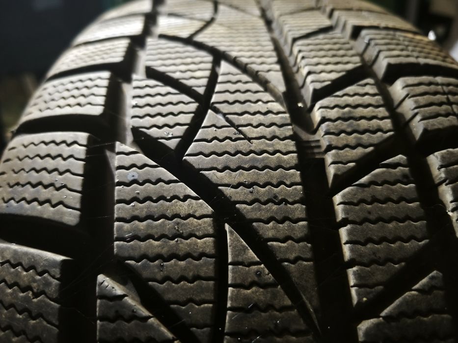 Vând cauciucuri de iarna 205 50 17 Evergreen 2023