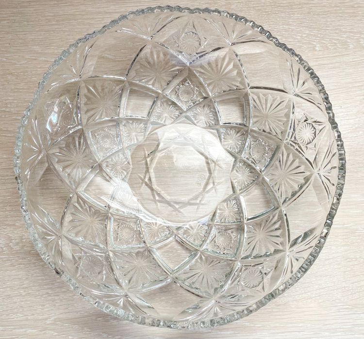 Продаю НОВУЮ фруктовницу (большую вазу для фруктов)