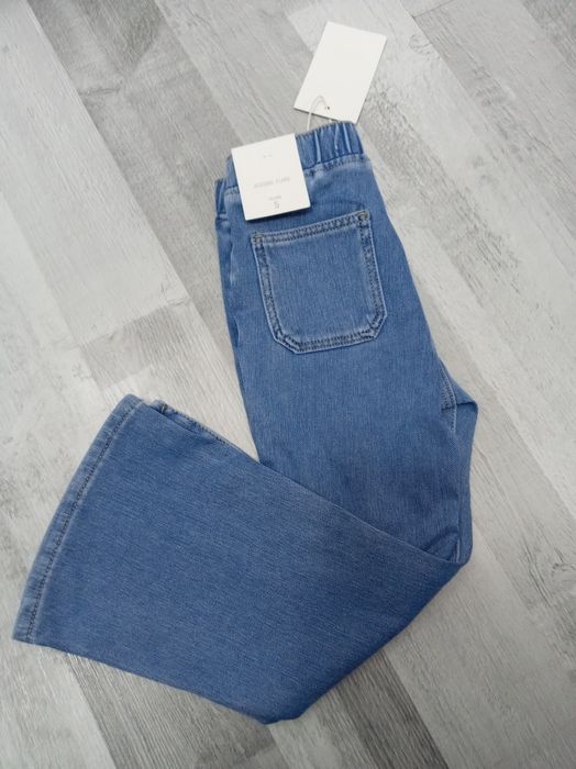 Blugi evazați, pentru fetite, marca Zara, mărime 110cm(5ani)