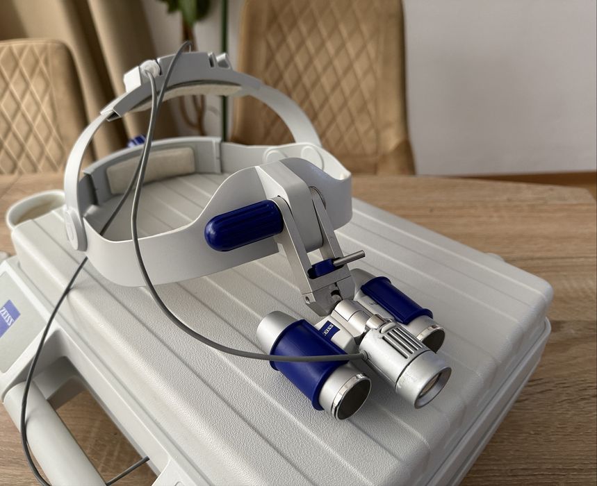 Vand lupe chirurgicale Carl Zeiss, eye mag pro s cu sistem iluminate