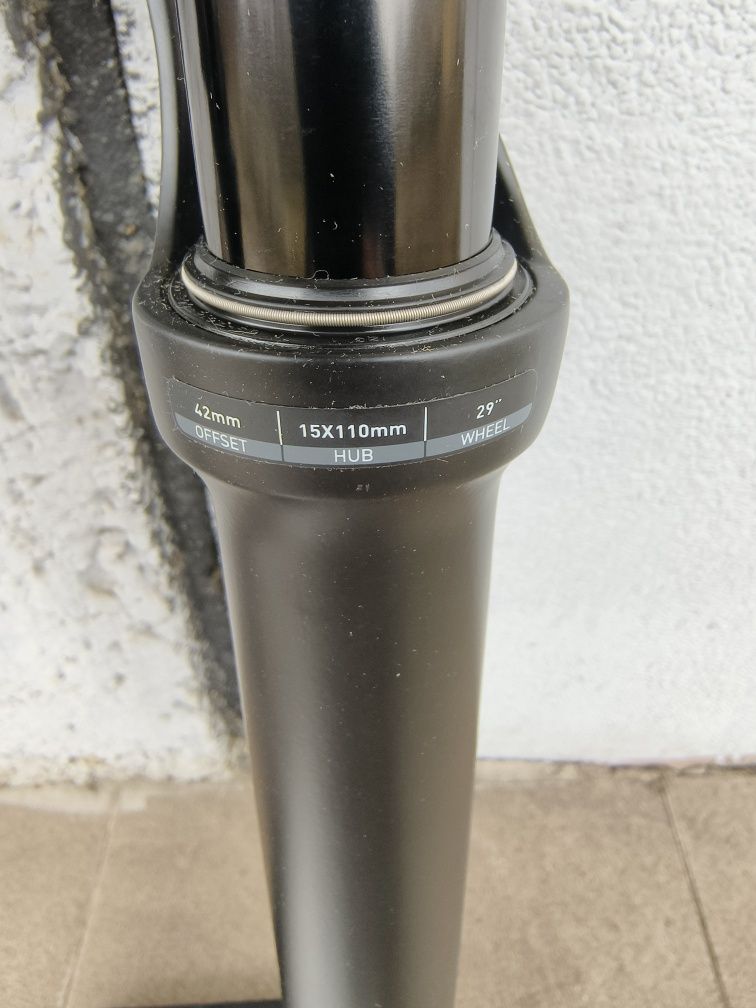 Вилка RockShox Yari RC Debon Air 29'' 160мм 15x110mm Boost