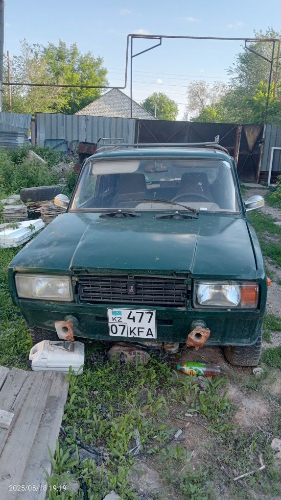 Продам машину недорого