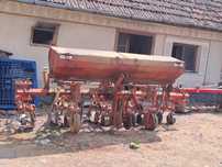 Prasitoare cu fertilizator
