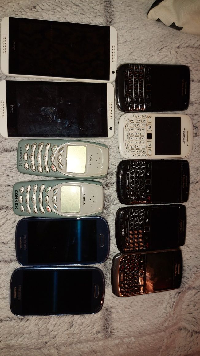 Vand lot telefoane vechi
