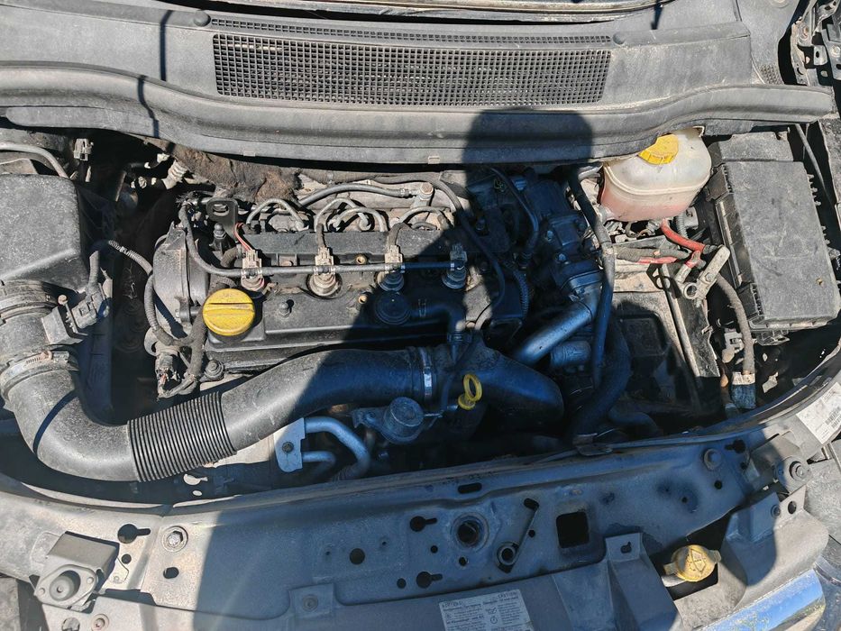 Opel Zafira 1.6 TDI 110CP – 2009 / 4000 RON negociabil