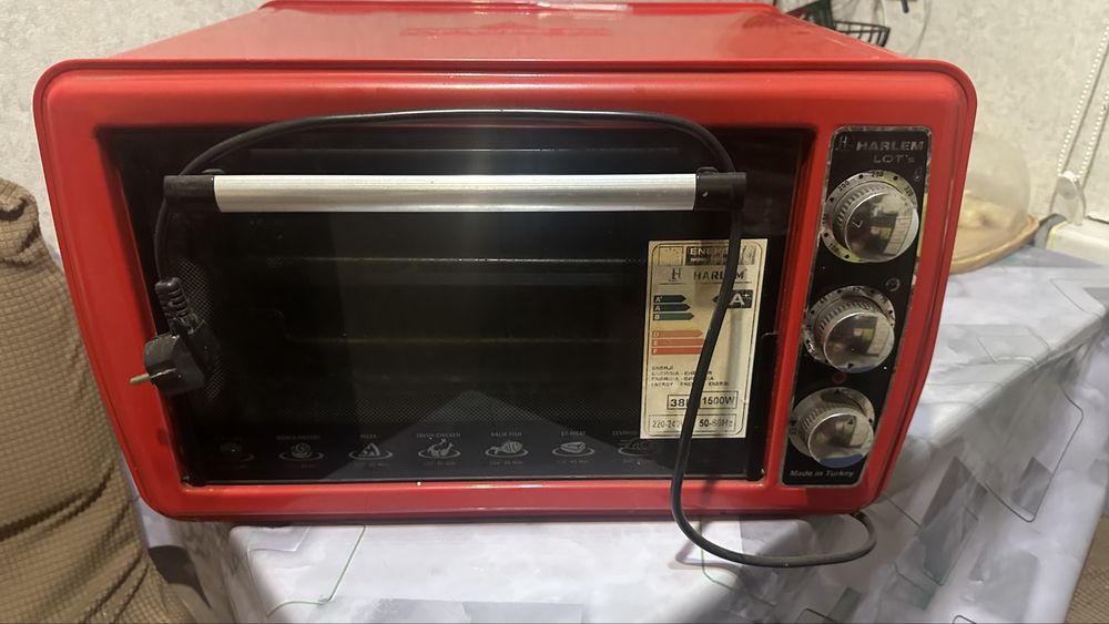 Продаю духовую печку в отличном состояние