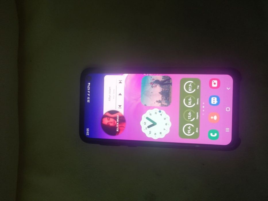 Samsung Galaxy S10e Продам