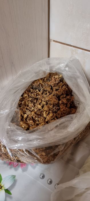 Vand propolis brut 2025 de pe rame