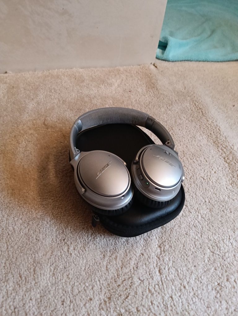 Bose quietComfort 35 ||