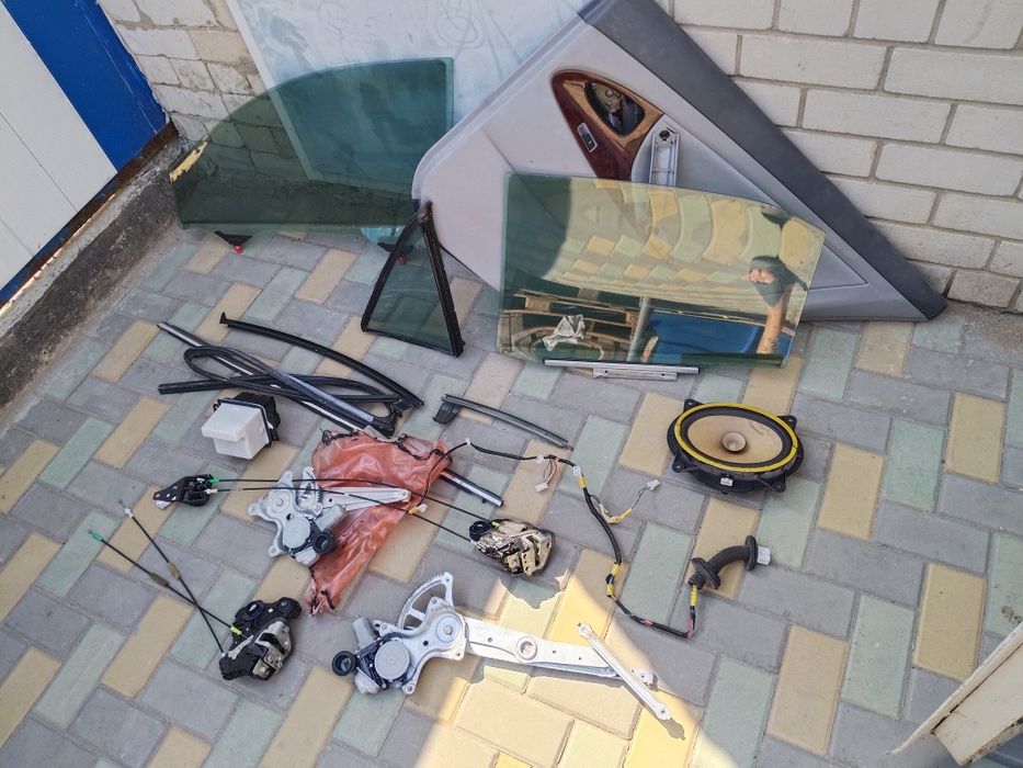 Продам боковые стекла Камри 40, 45 и другие запчасти