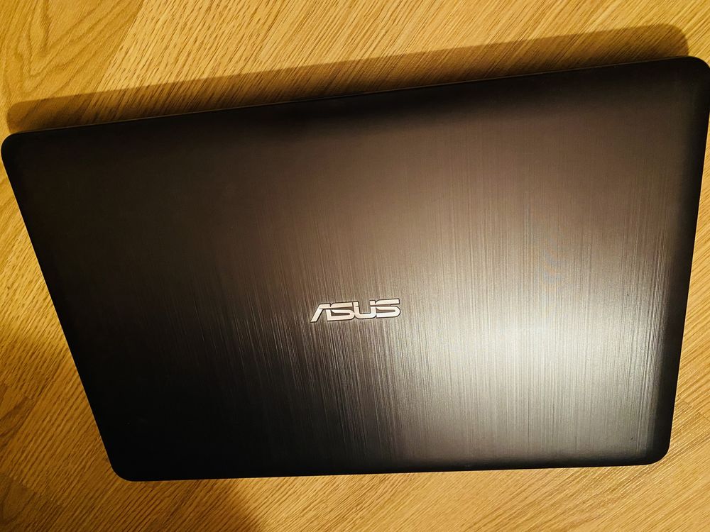 Laptop ASUS X541UA-GO1374 cu procesor Intel® Core™ i3-6006U 2.00 GHz,