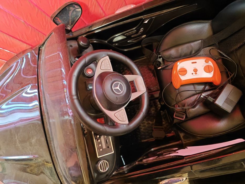 Mercedes с Гуми Инна акумулаторна количка за деца