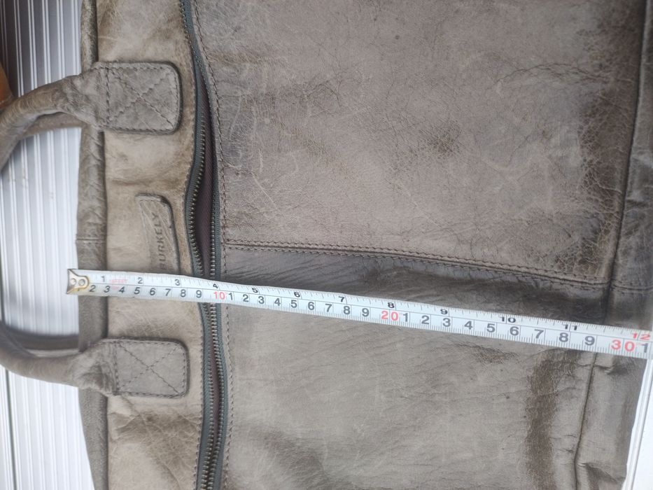 Genți din piele, una Pepe Jeans neagră  și încă 4 in stare buna