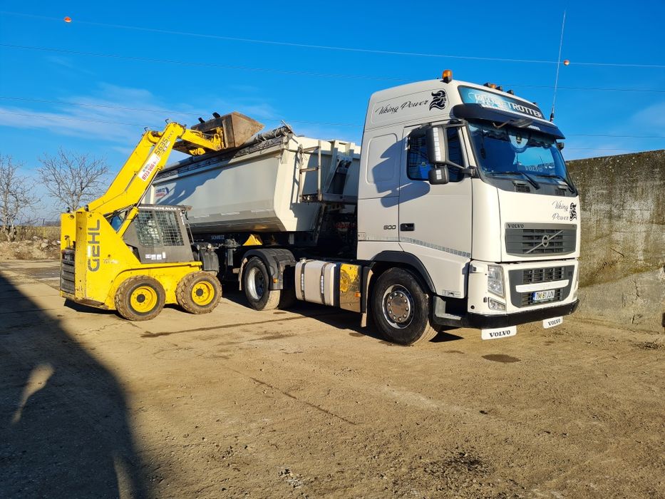 Închiriez buldoexcavator miniexcavator bobcat