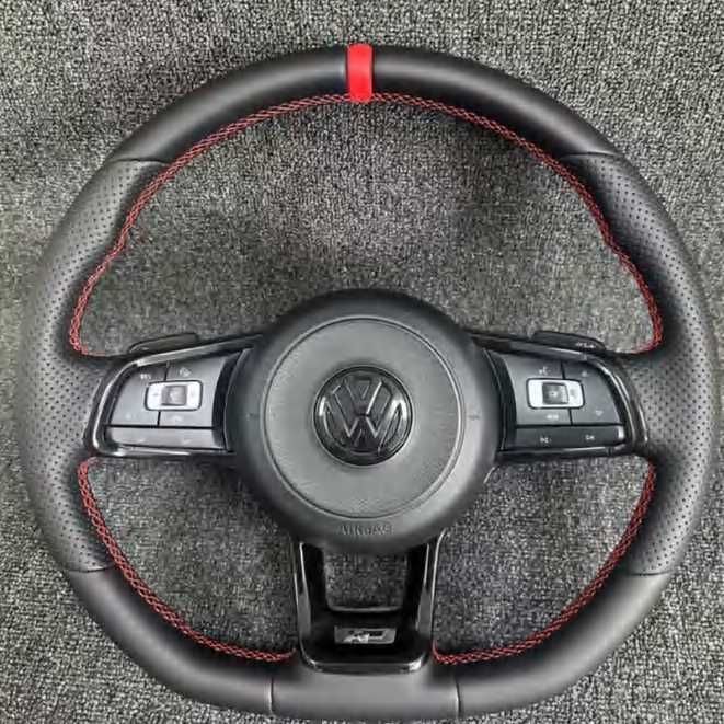 Volkswagen спортен волан – кожа и червен шев (Golf, Passat, Tiguan)