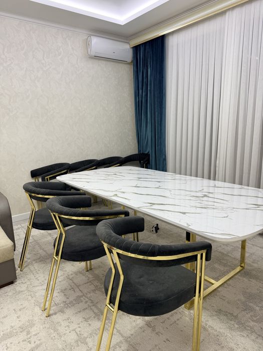 Продам стол и стулья без деффекта