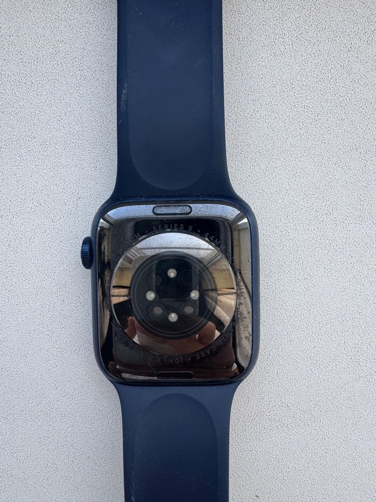 Часы Apple watch , серия 6