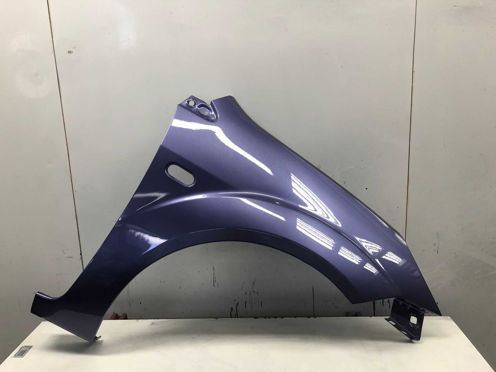 Aripa Fata Dreapta Ford Fiesta 2002-2008 (Ametyst Metallic (Violet))